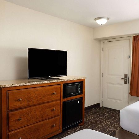 Ramada By Wyndham Elko Hotel At Stockmen'S Casino Bagian luar foto