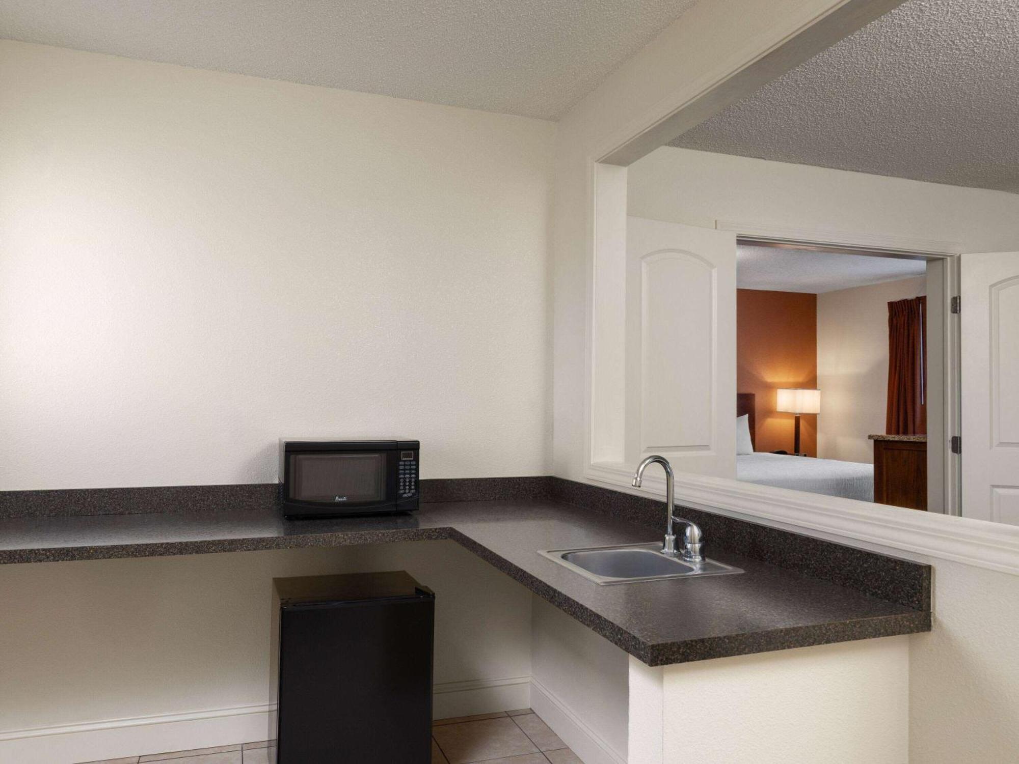 Ramada By Wyndham Elko Hotel At Stockmen'S Casino Bagian luar foto