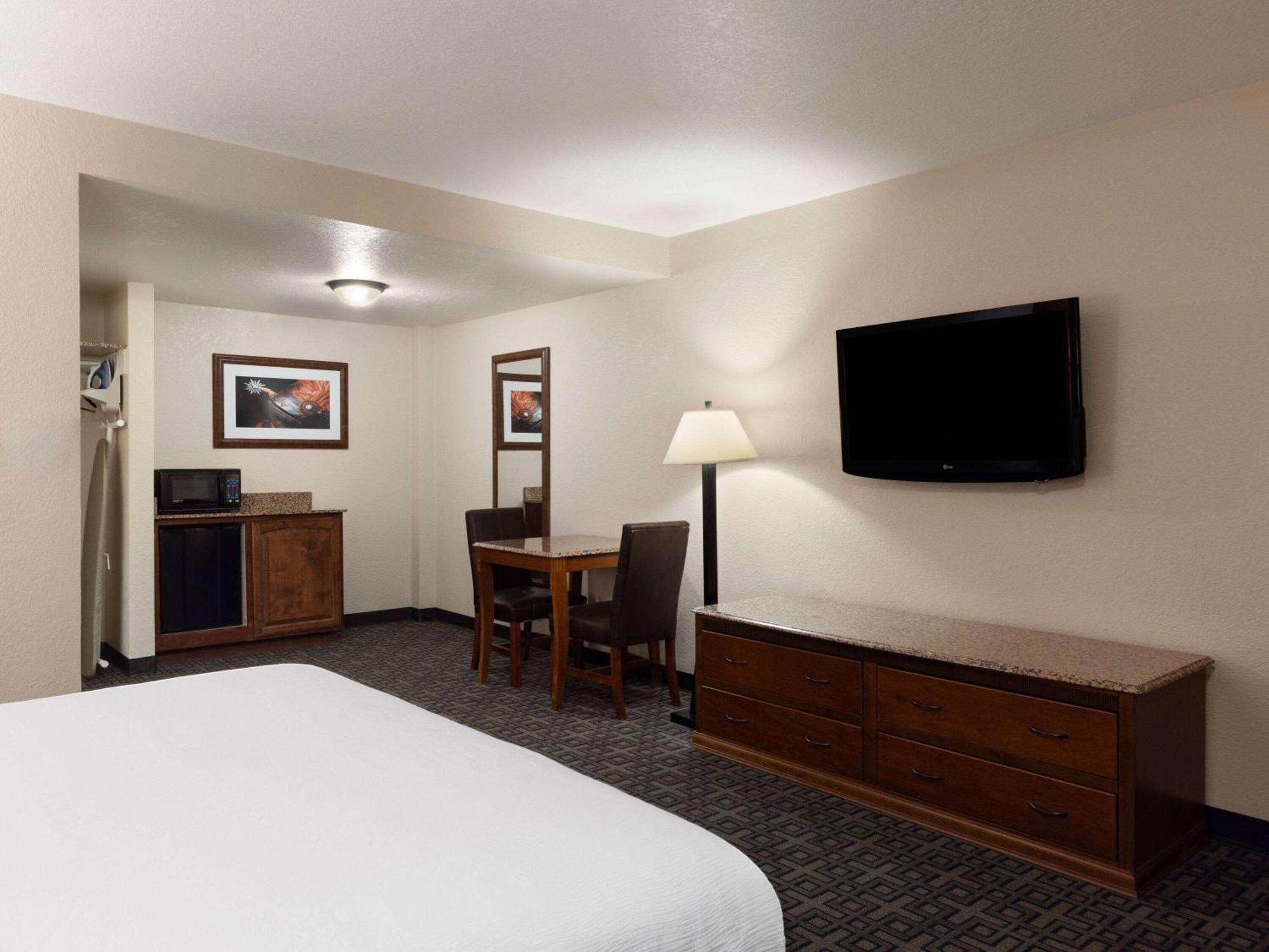 Ramada By Wyndham Elko Hotel At Stockmen'S Casino Bagian luar foto
