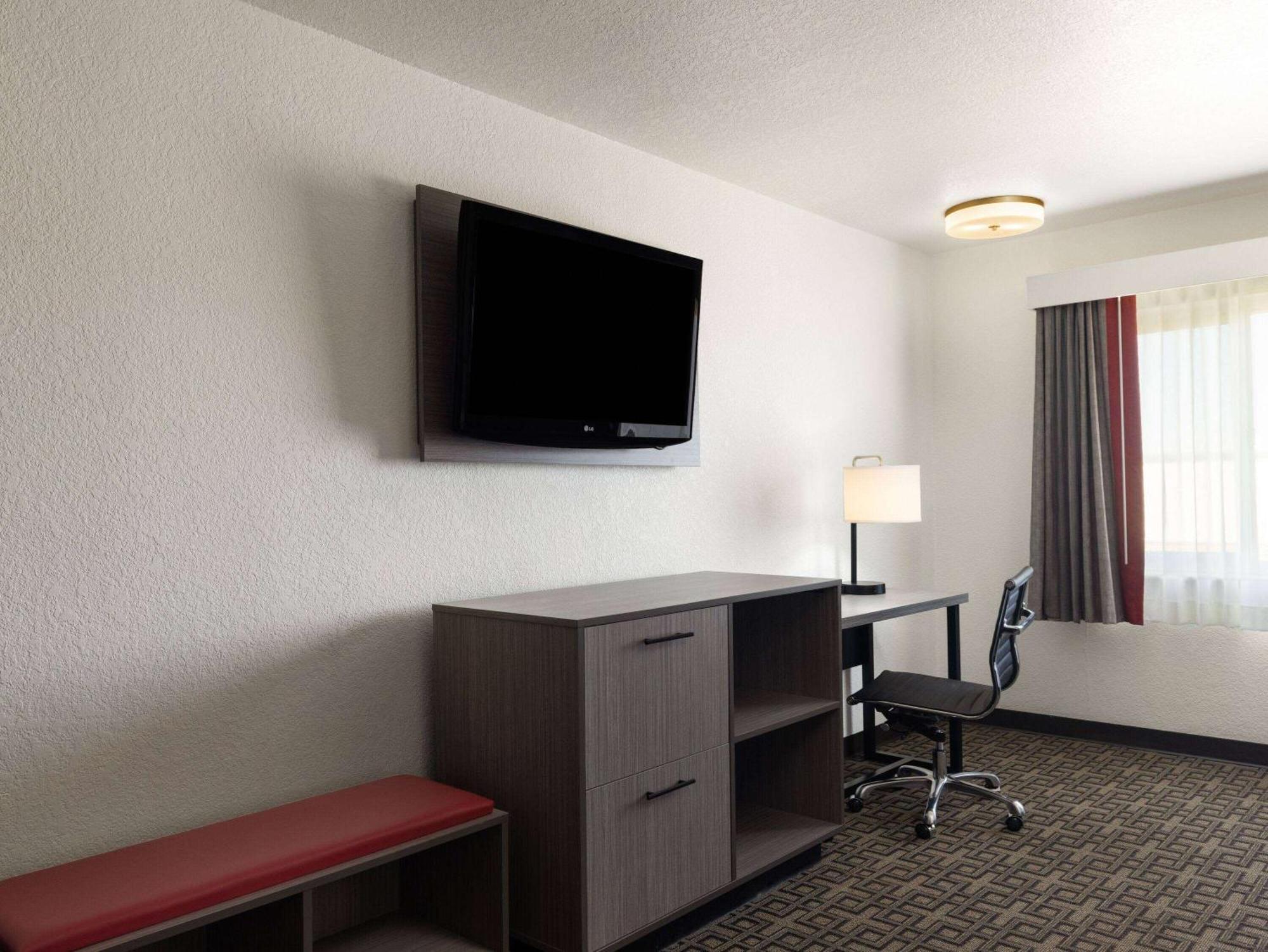 Ramada By Wyndham Elko Hotel At Stockmen'S Casino Bagian luar foto