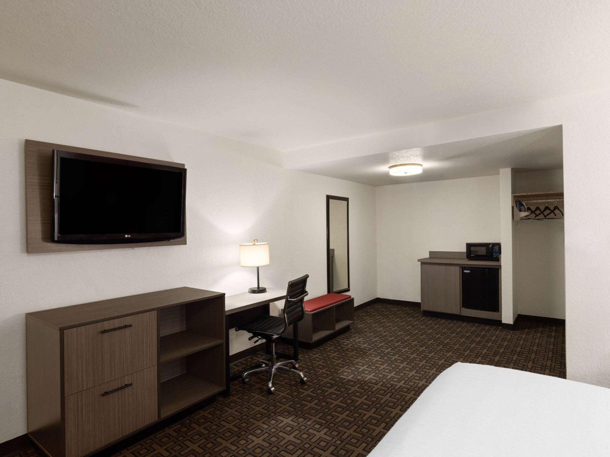 Ramada By Wyndham Elko Hotel At Stockmen'S Casino Bagian luar foto
