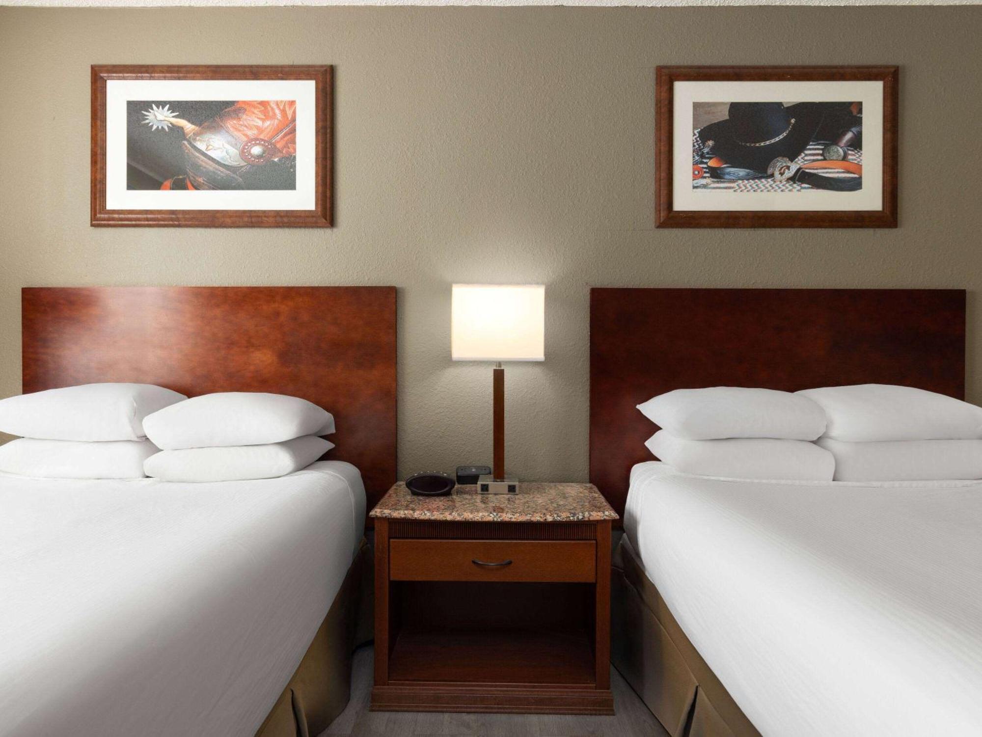 Ramada By Wyndham Elko Hotel At Stockmen'S Casino Bagian luar foto
