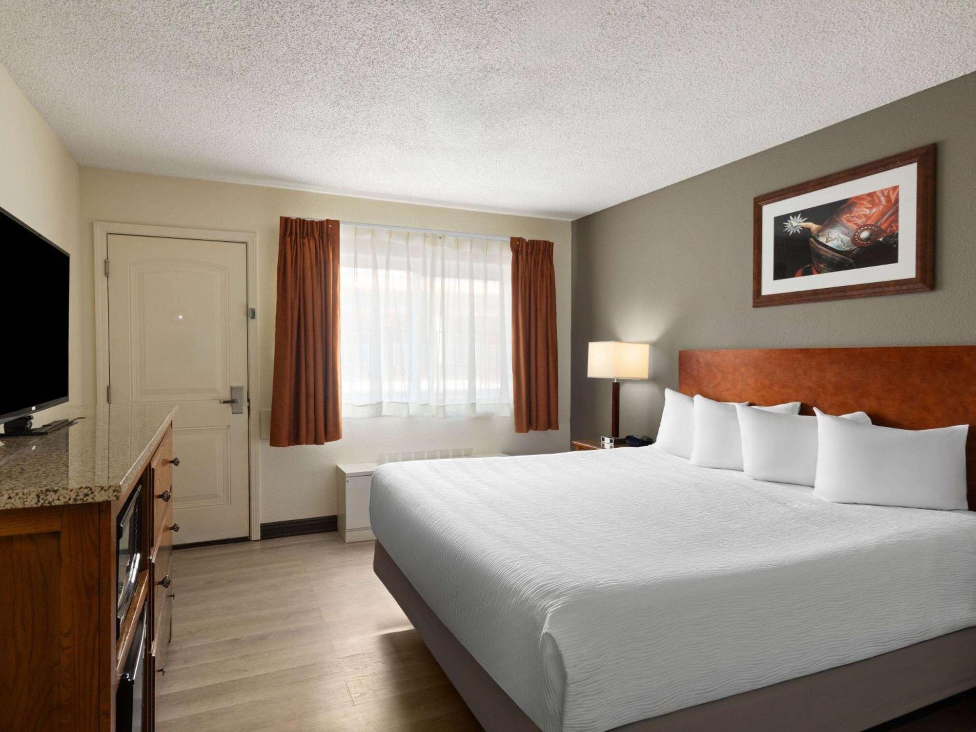 Ramada By Wyndham Elko Hotel At Stockmen'S Casino Bagian luar foto