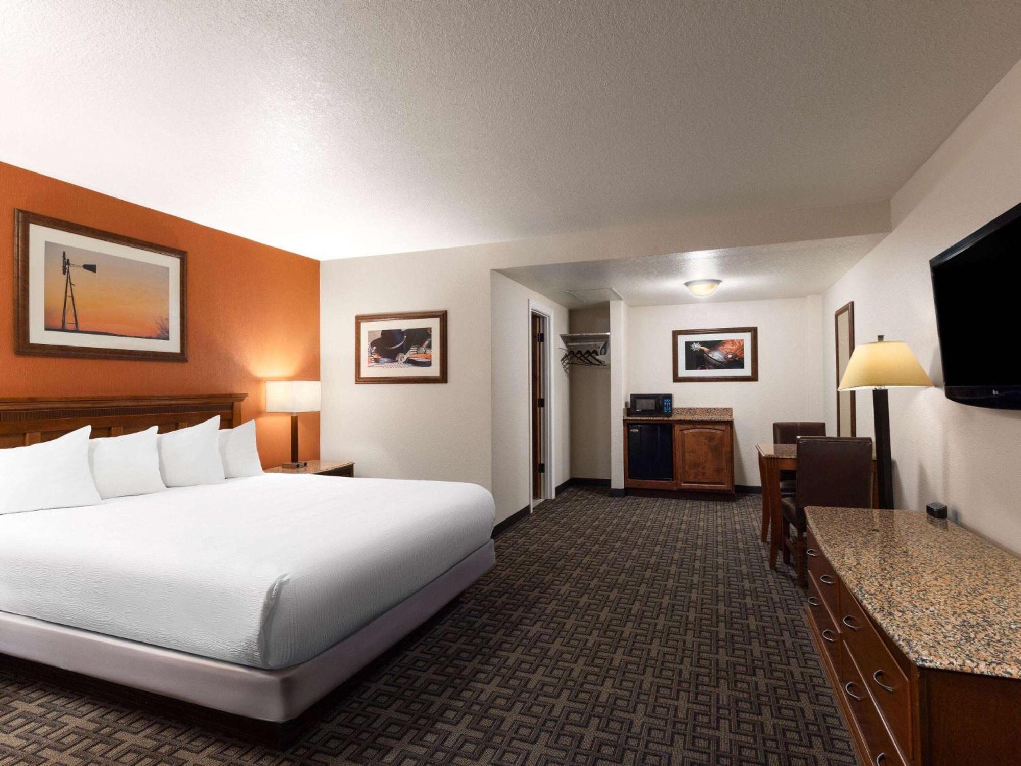 Ramada By Wyndham Elko Hotel At Stockmen'S Casino Bagian luar foto