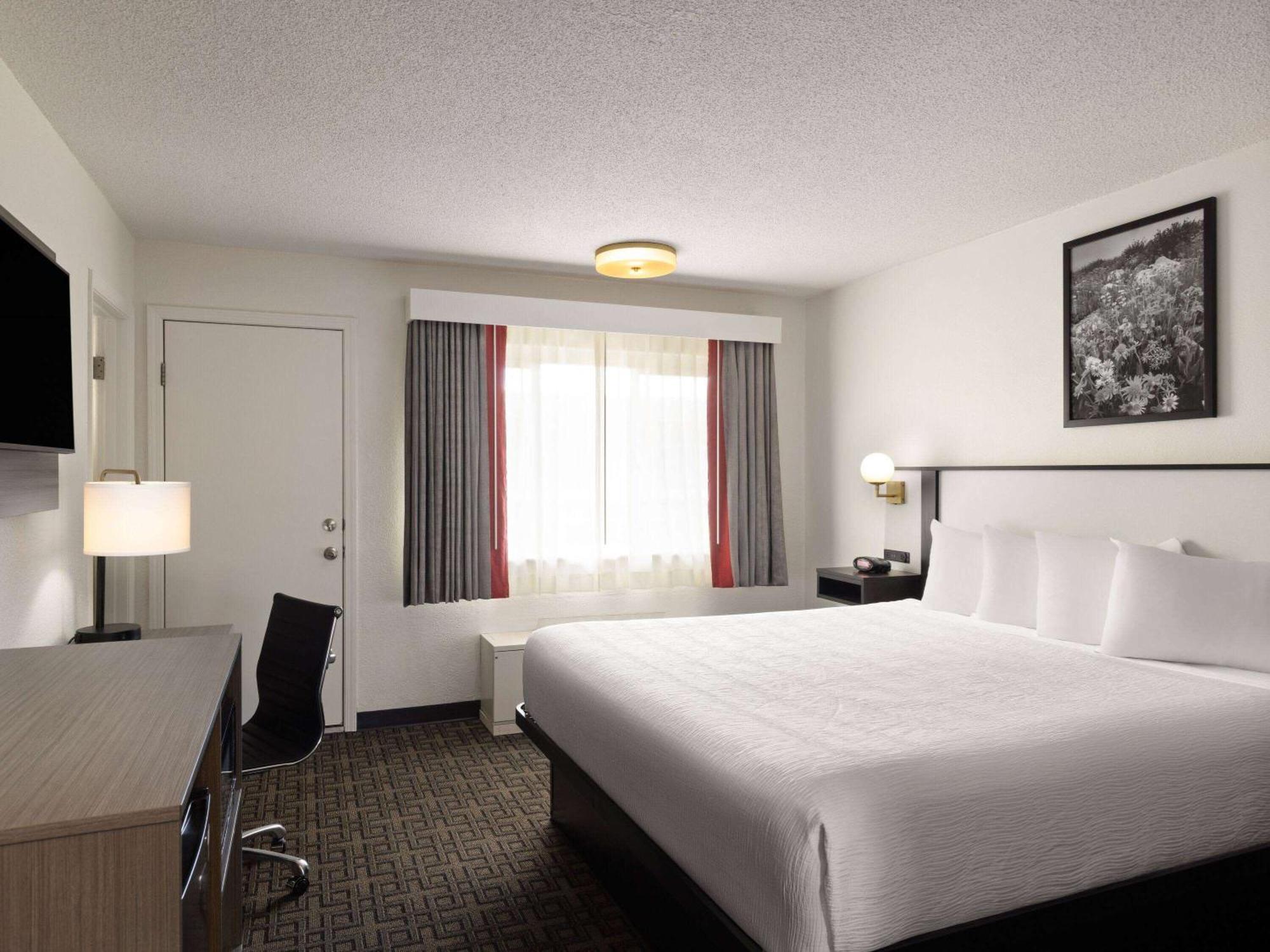 Ramada By Wyndham Elko Hotel At Stockmen'S Casino Bagian luar foto