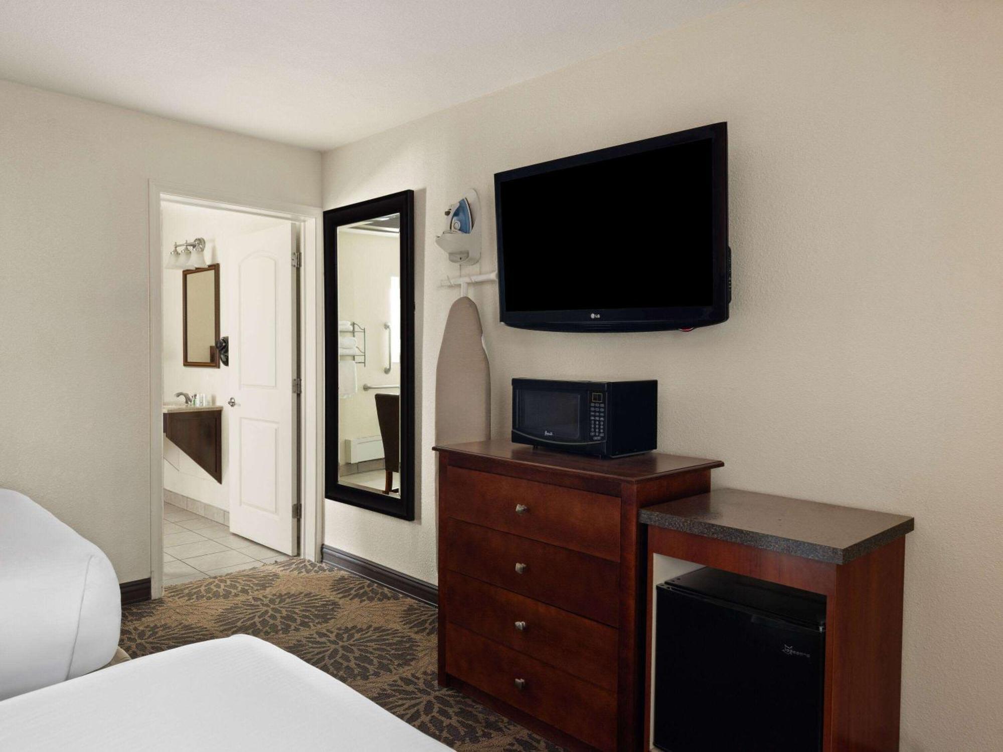 Ramada By Wyndham Elko Hotel At Stockmen'S Casino Bagian luar foto