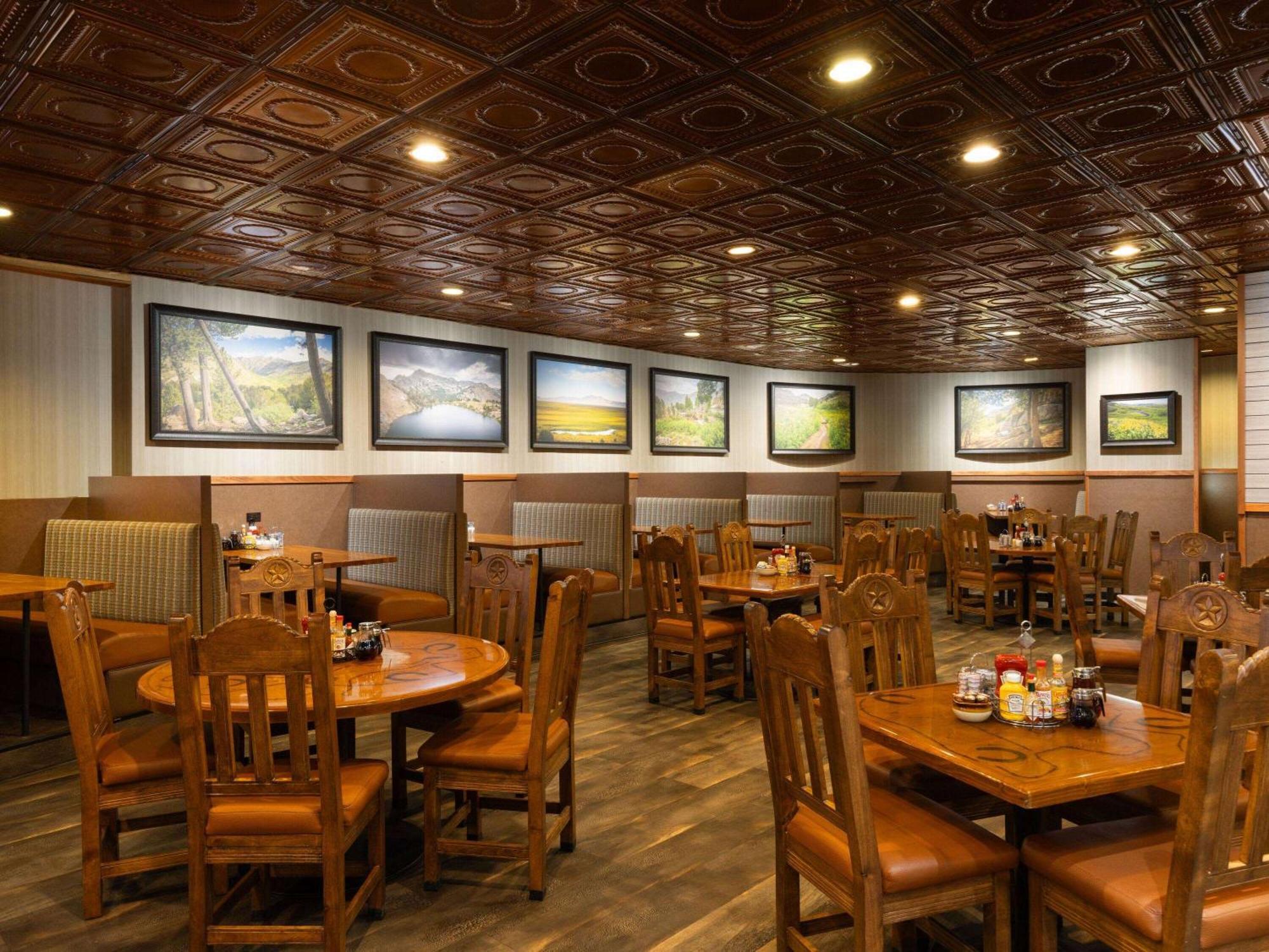 Ramada By Wyndham Elko Hotel At Stockmen'S Casino Bagian luar foto
