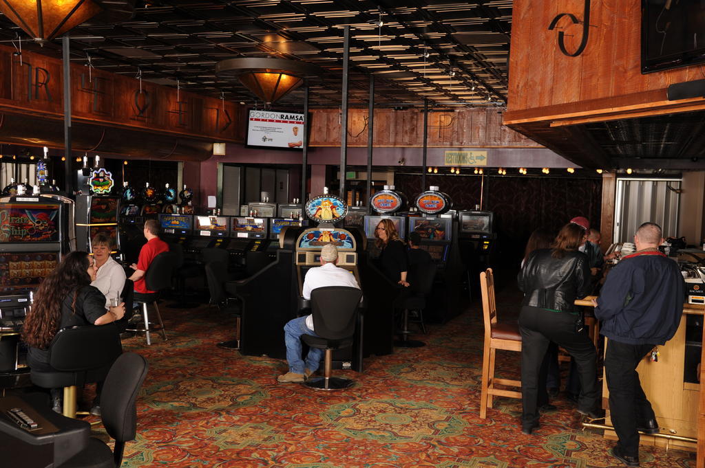 Ramada By Wyndham Elko Hotel At Stockmen'S Casino Bagian luar foto